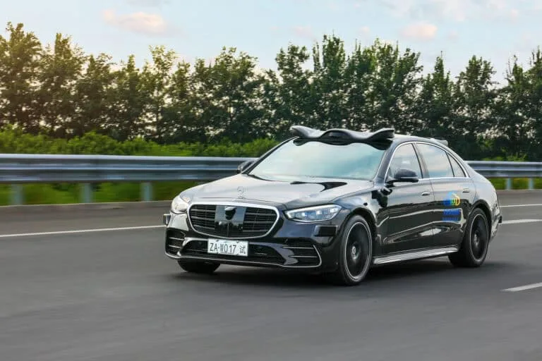 Mercedes-Benz отримав дозвіл на тестування автопілота 4-го рівня. Mercedes Service, Підлісся