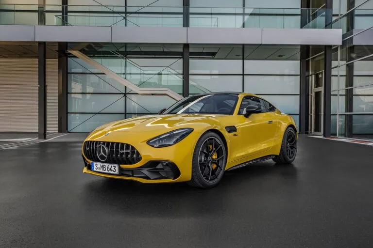 Новий Mercedes-AMG GT 43 Coupe. Mercedes Service, Підлісся