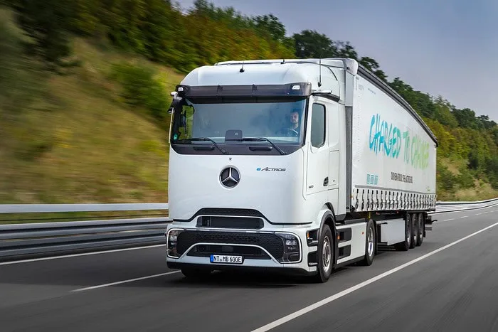 Mercedes-Benz представила нові електричні комерційні моделі на виставці 2025. Mercedes Service, Підлісся